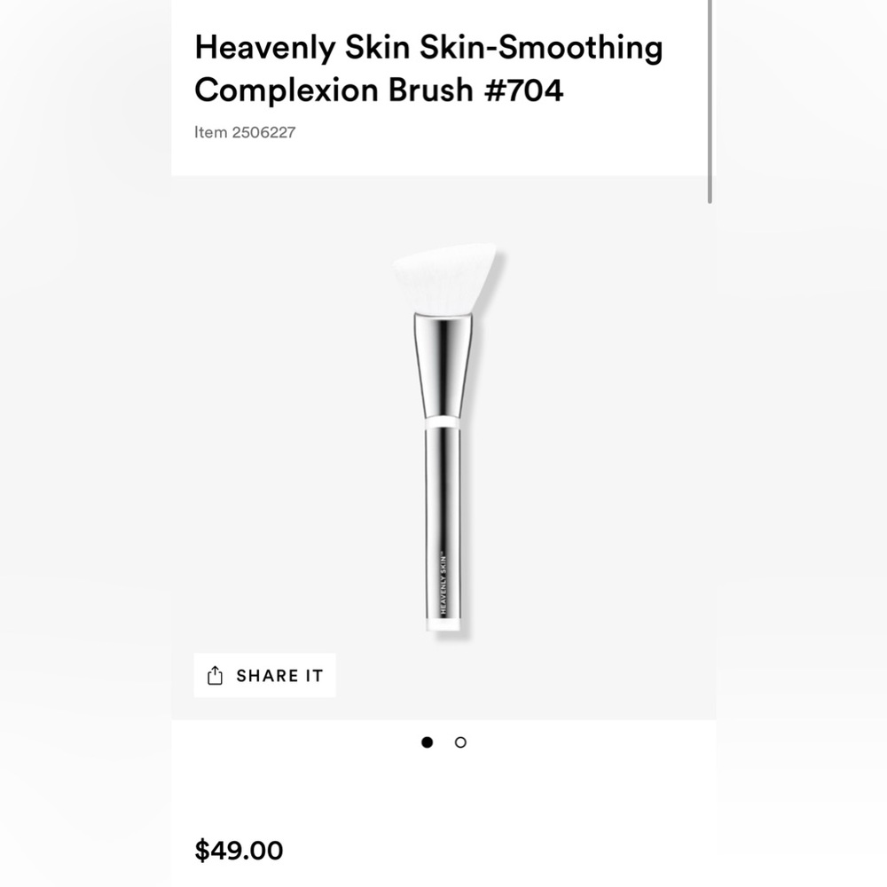 IT Cosmetics Heavenly Skin Brush